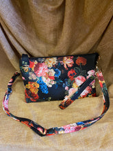 Load image into Gallery viewer, Romantic Floral Handbag and Wrsitlet
