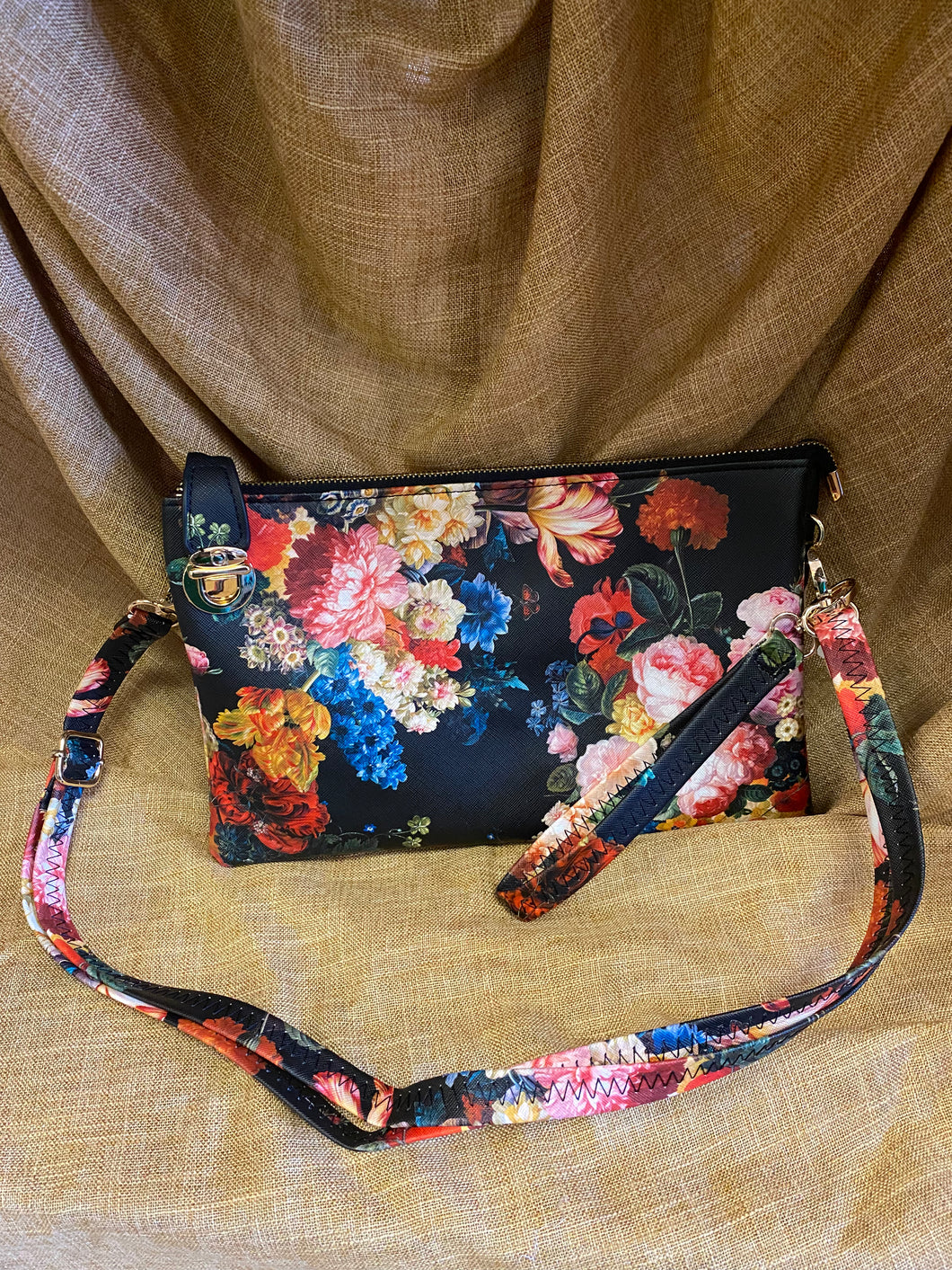 Romantic Floral Handbag and Wrsitlet